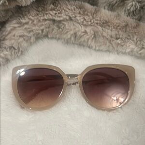 Chic Beige Sunglasses